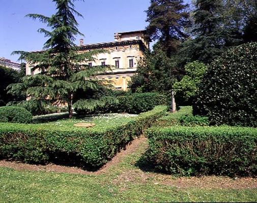 View of the villa from the garden, designed by Baldassarre Peruzzi (1481-1536) 1506 (photo) à 