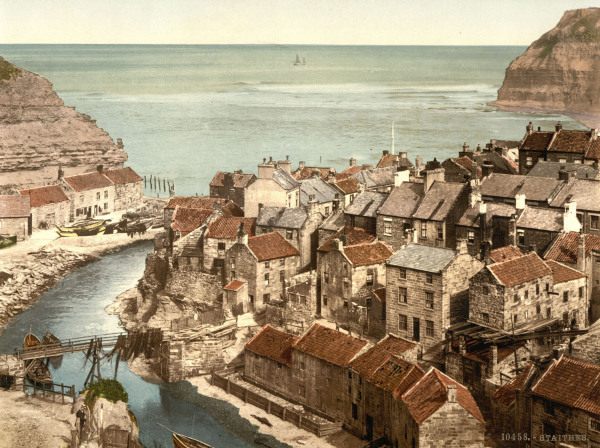 Whitby, Staithes à 