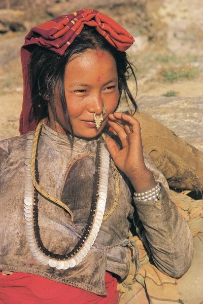 Woman typical of eastern Nepal (photo)  à 