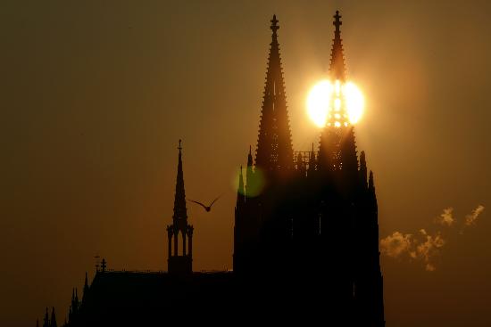 Sonnenuntergang am Kölner Dom à Oliver Berg