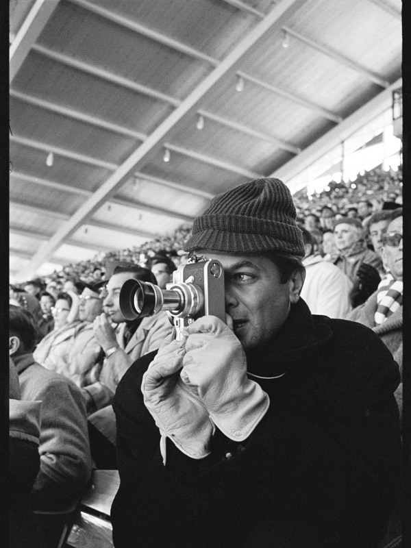 Tony Curtis with Leica camera at the Winter Olympics, Squaw Valley, California à Orlando Suero