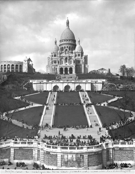 Basilica of Sacre-Coeur, Montmartre, 1876-1910 (b/w photo)  à Paul Abadie