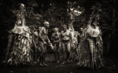 rom dance: still living tradition