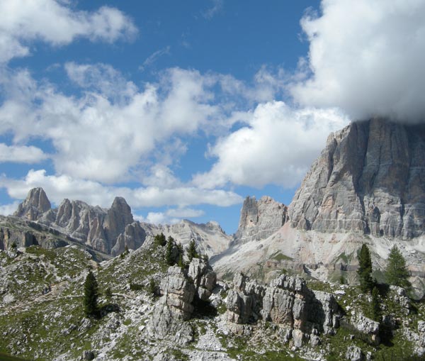 Paysage de montagne en été dans les Dolomites 2011 à Andrea Piccinini