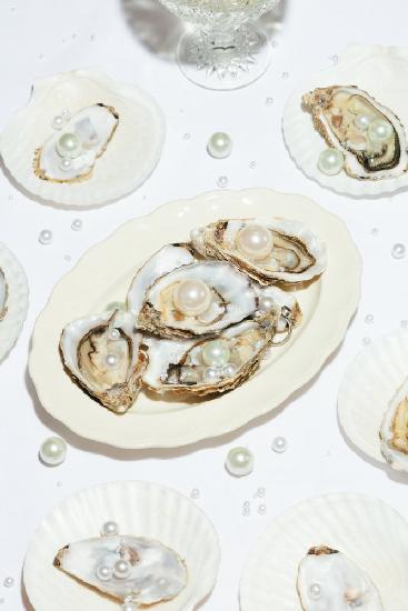 Oysters &amp; Pearls No 04