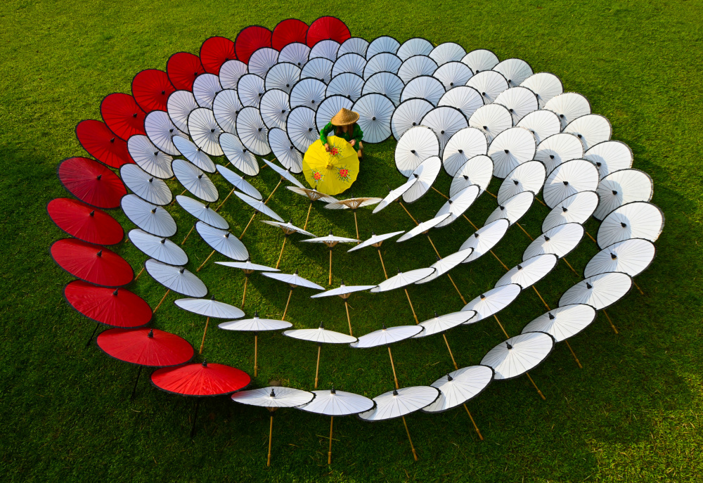 Circle of umbrellas à Rawisyah Aditya