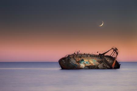 The moon and the wreck