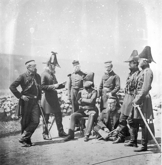 Lieutenant General Sir George Brown G.C.B and officers of his staff, c.1855 à Roger Fenton