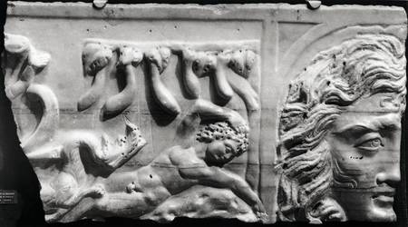 Relief depicting Jonah and the Whale, from the catacomb of St. Priscilla, Rome à Romain