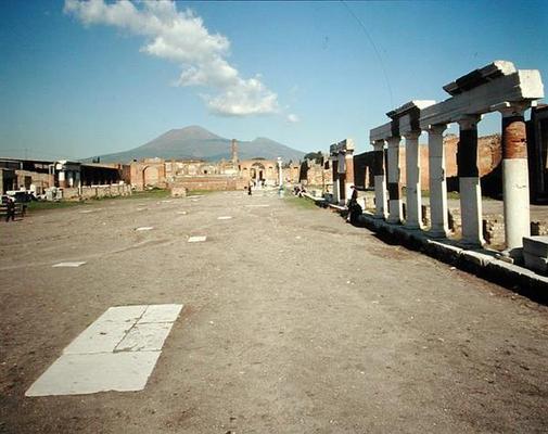 View of the Forum with Vesuvius in the background (photo) à Romain 1er siècle avant JC