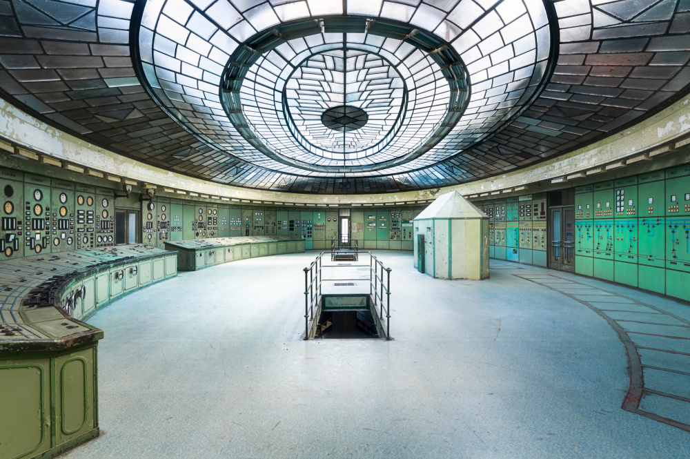 Abandoned Art Deco Control Room à Roman Robroek