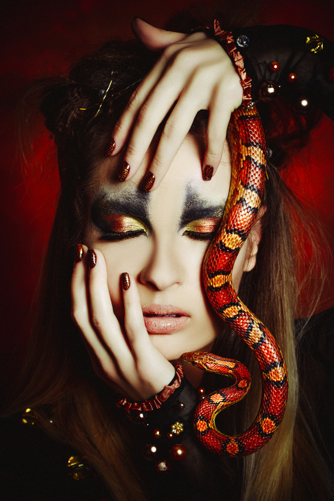 Kiss of the snake à Ruslan Bolgov (Axe)