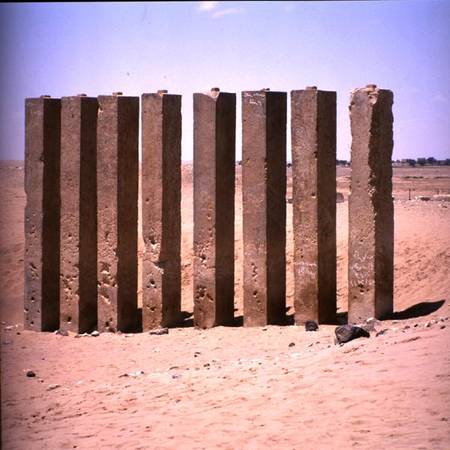Remains of the Temple of Awwam, built c.400 BC à École Sabéenne