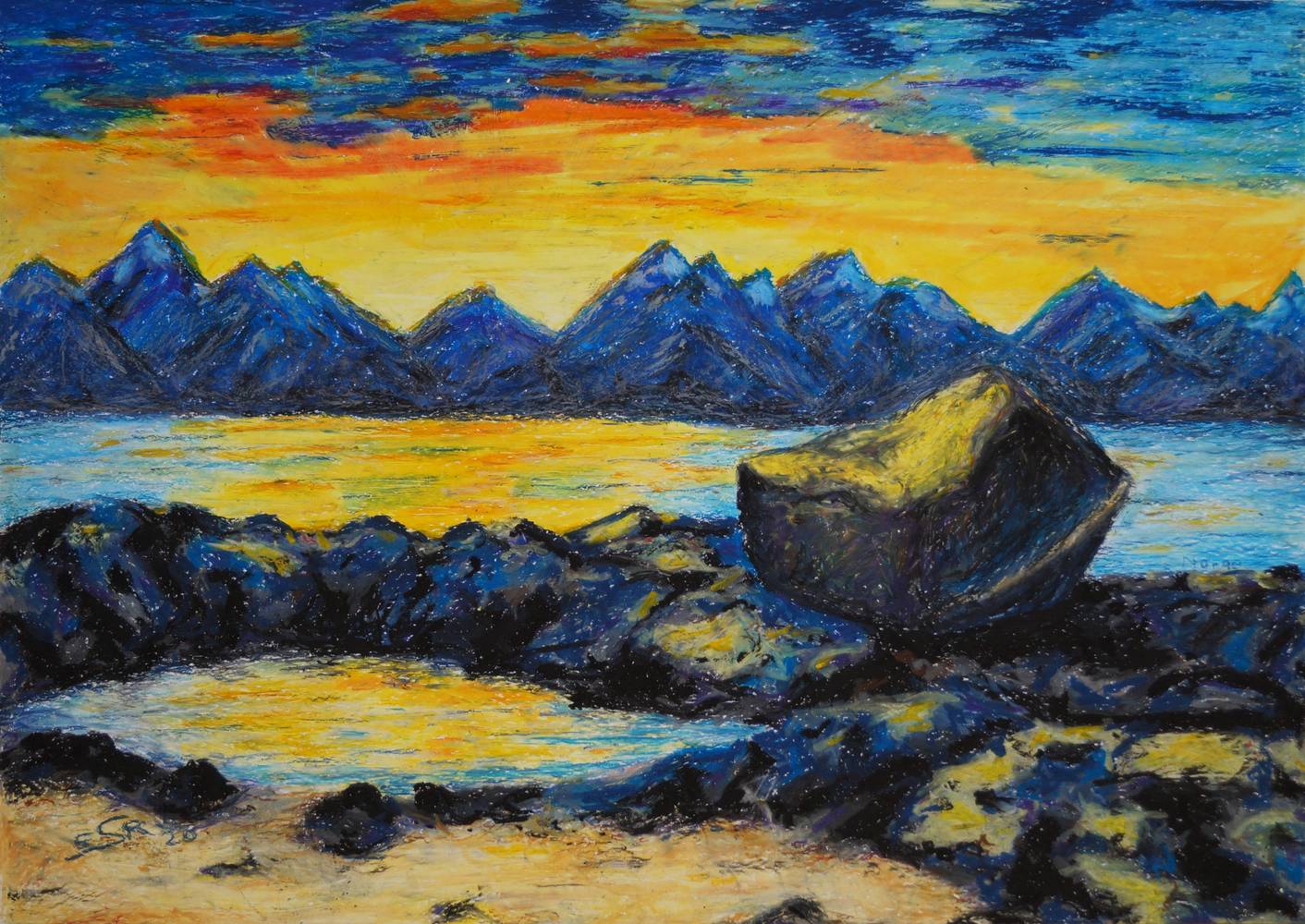 Sonnenuntergang hinter den Lofoten, Strand mit Stein in Sommersel, Hamaroy, Nord-Norwegen à Eva Seltmann-Reinig