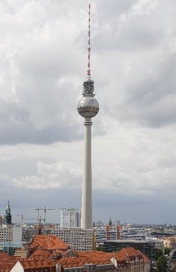 Fernsehturm am Alexanderplatz in Berlin à Soeren Stache