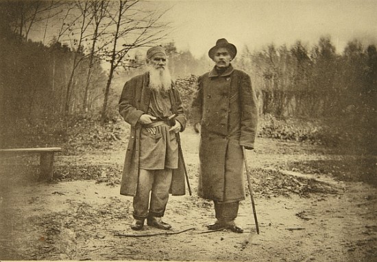 Leo Tolstoy and the author Maxim Gorky à Sophia Andreevna Tolstaya