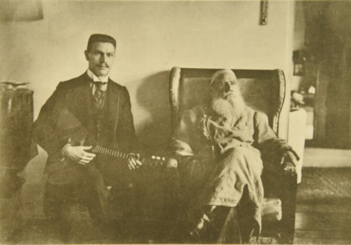 Leo Tolstoy with the Balalaika Player Boris Troyanovsky à Sophia Andreevna Tolstaya