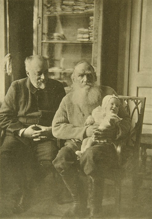 Leo Tolstoy with the son-in-law Mikhail Sukhotin and granddaughter Tatiana à Sophia Andreevna Tolstaya