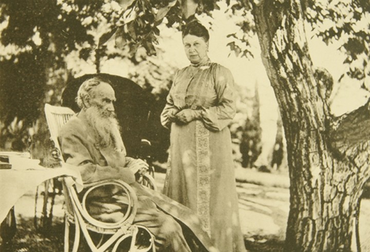 Leo Tolstoy and Sophia Andreevna in Gaspra on the Crimea à Sophia Andreevna Tolstaya
