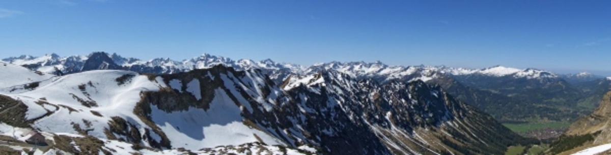 Der Alpenblick mit Oberstdorf à Sven Andreas