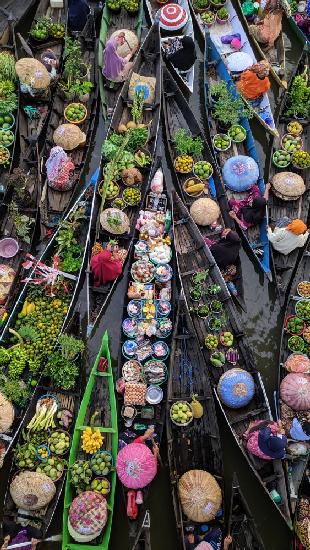 Floating market