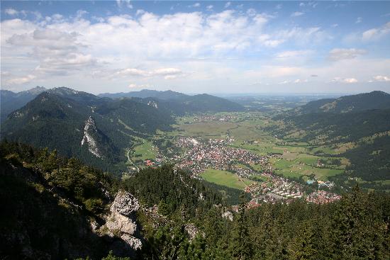 Bayern - Blick auf Oberammergau à Tobias Hase