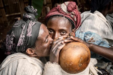 Sharing a calabash