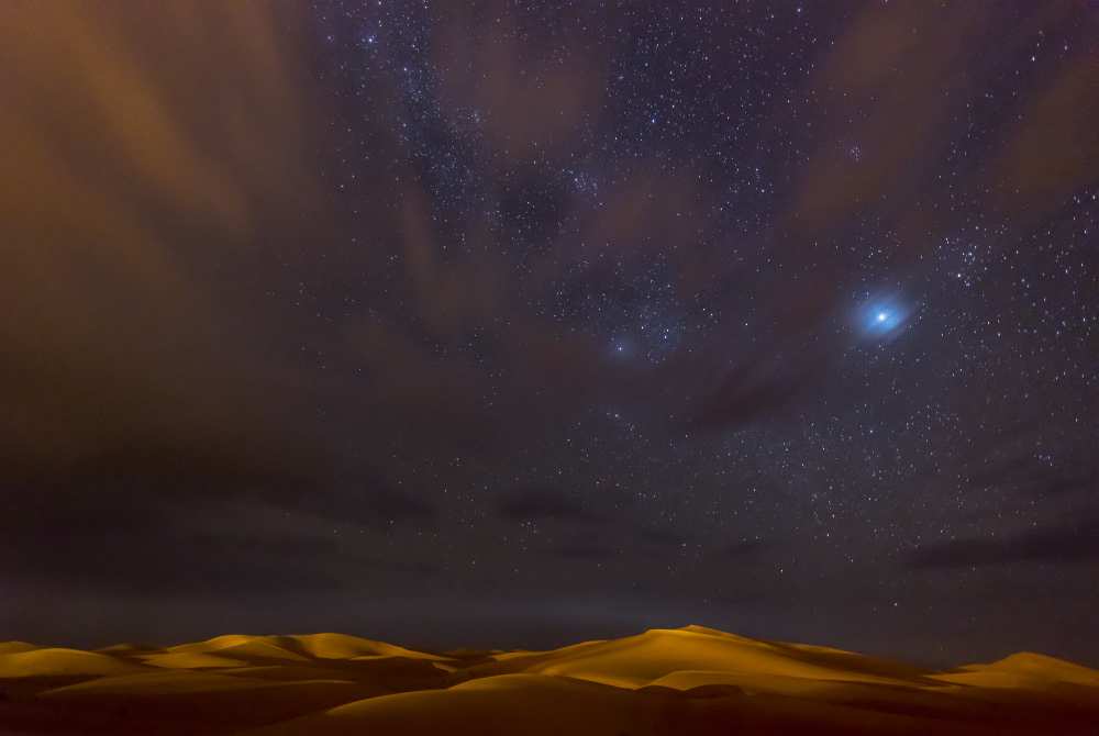 Stars, Dunes and Clouds in Marzuga Desert à Tristan Shu
