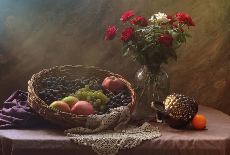 Still life with Fruit and Roses à UstinaGreen