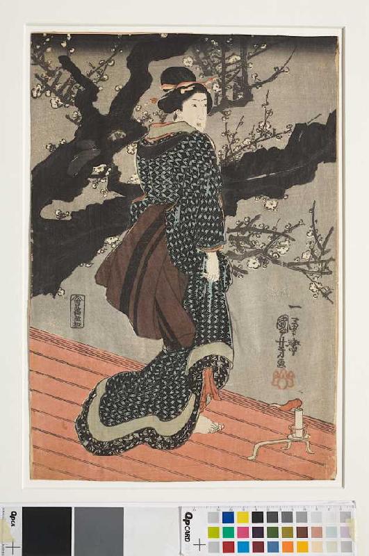Frau, nachts unter einem blühenden Pflaumenbaum à Utagawa Kuniyoshi