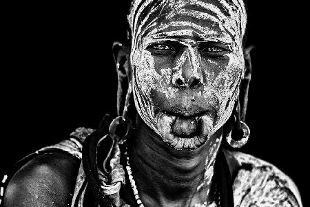 Mursi woman