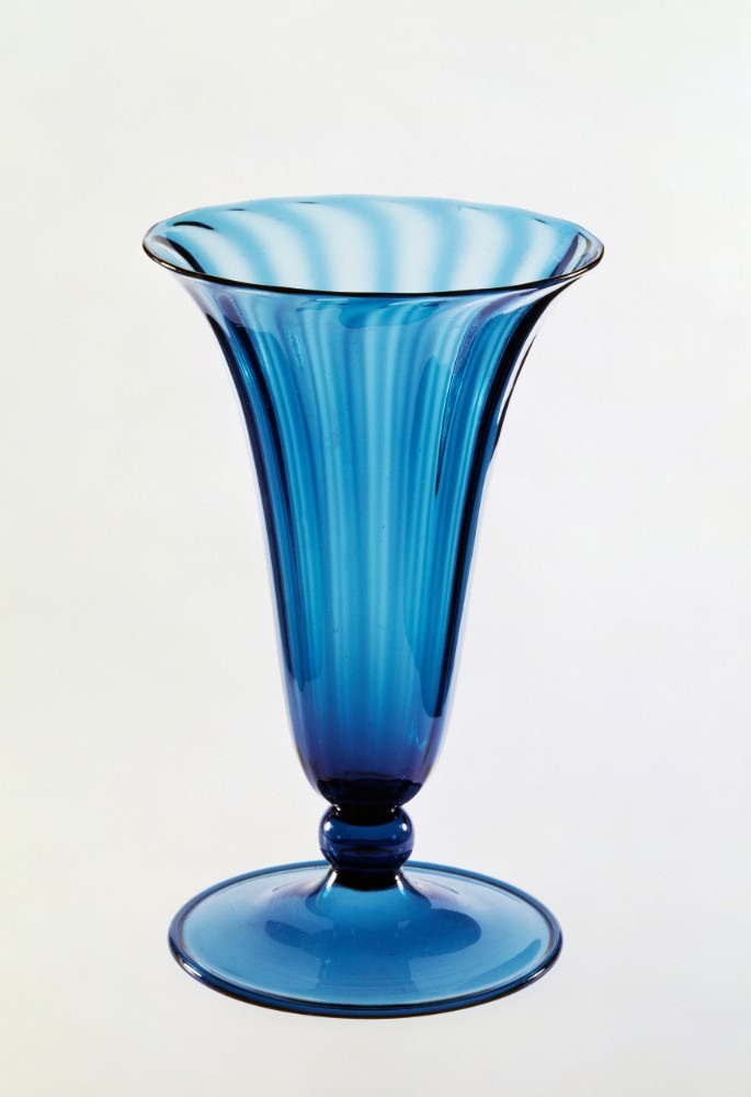 Blue blow-moulded glass vase à Vittorio Zecchin