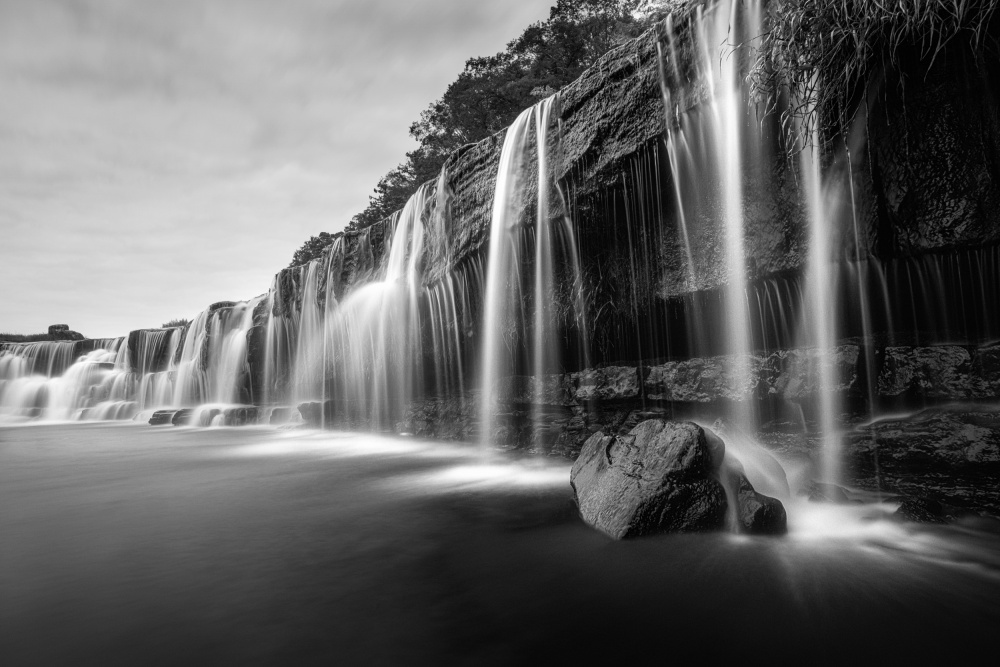 Black waterfall à Vu van quan