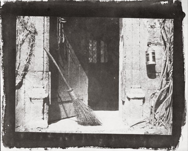The Open Door, March, 1843 (b/w photo)  à William Henry Fox Talbot