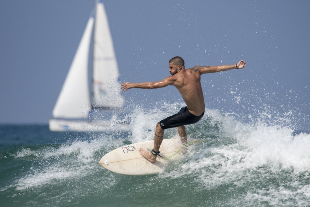 surfer à Yuval
