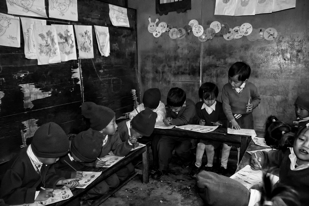 Series : Revisiting &quot;my&quot; children of Nepal (The classroom of the little ones) à Yvette Depaepe